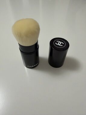CHANEL Black Retractable Kabuki Brush with Cream Bristles
